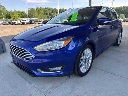 Used 2015 Ford Focus Titanium FWD image 3