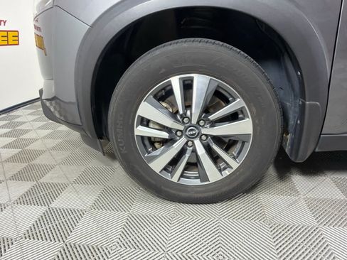 Certified 2024 Nissan Pathfinder SL w/ Black Appearance Package FWD image 10