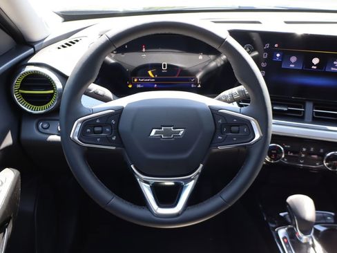New 2026 Chevrolet Trax LT w/ Driver Confidence Package FWD image 16