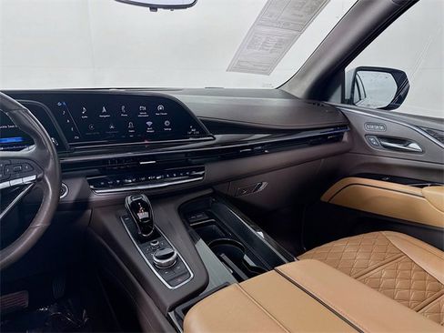 Used 2021 Cadillac Escalade ESV Premium Luxury image 28