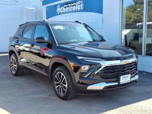 Used 2024 Chevrolet TrailBlazer LT AWD/4WD image 1