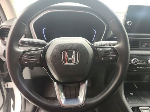 Used 2025 Honda Pilot EX-L image 16