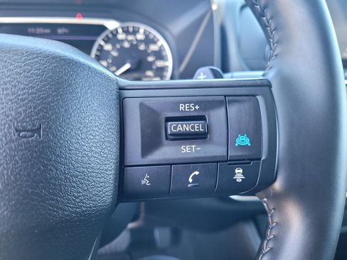 Used 2025 Nissan Rogue SV w/ SV Premium Package FWD image 30