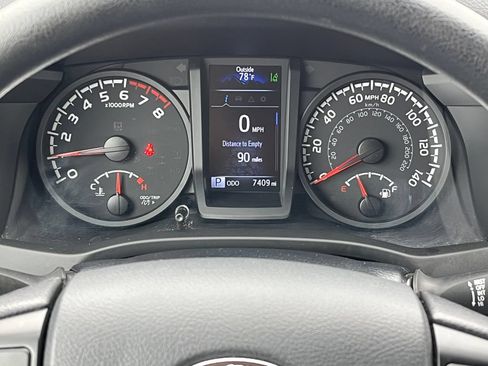 Used 2023 Toyota Tacoma SR AWD/4WD image 13