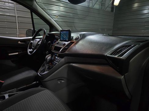 Used 2019 Ford Transit Connect XLT w/ Driver-Assist Package image 12