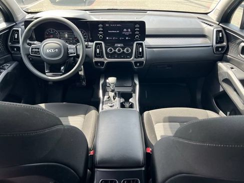 Certified 2023 Kia Sorento LX AWD/4WD image 14