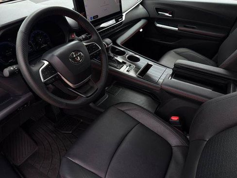 Certified 2026 Toyota Sienna XSE FWD image 11