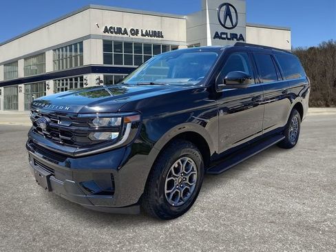 Used 2025 Ford Expedition Max Active AWD/4WD image 3