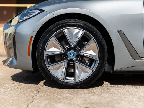 Used 2023 BMW i4 eDrive40 w/ Premium Package RWD image 11