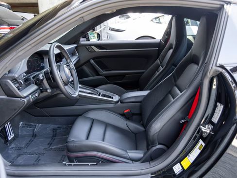 Certified 2026 Porsche 911 Carrera 4S AWD/4WD image 31