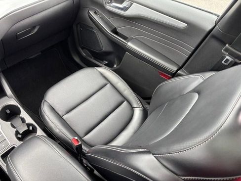 Used 2025 Ford Escape Platinum image 15