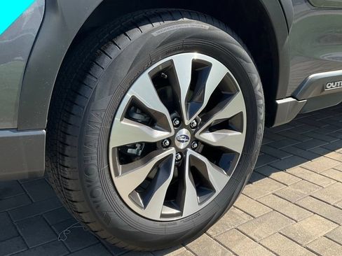 Certified 2025 Subaru Outback Limited AWD/4WD image 33
