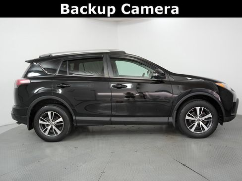 Used 2017 Toyota RAV4 XLE image 5