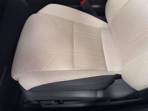 Used 2022 Lexus ES 350 Ultra Luxury w/ Accessory Package 2 image 15