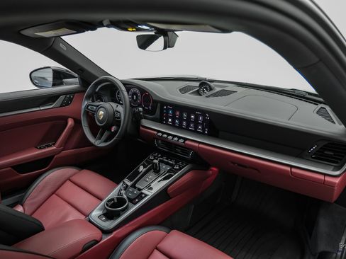Used 2025 Porsche 911 Carrera S RWD image 42
