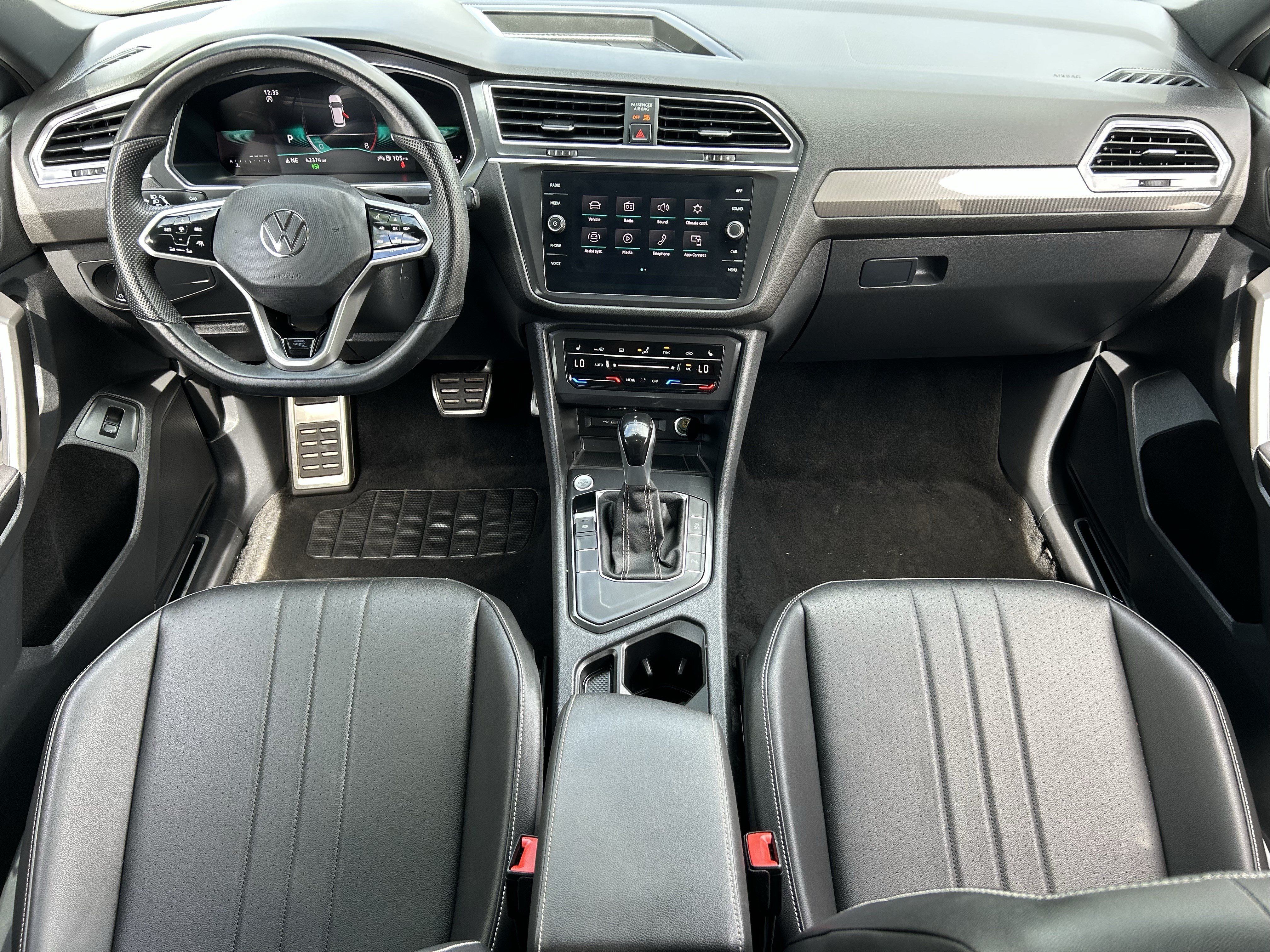 Used 2024 Volkswagen Tiguan SE R-Line FWD image 14