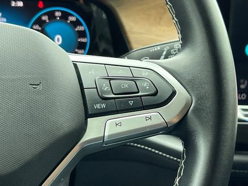 Used 2025 Volkswagen Atlas SE FWD image 29