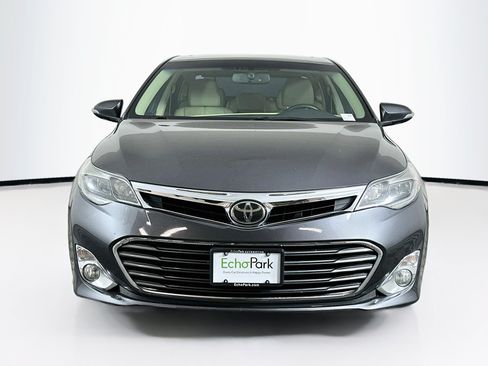 Used 2013 Toyota Avalon Limited w/ Technology Pkg FWD image 2