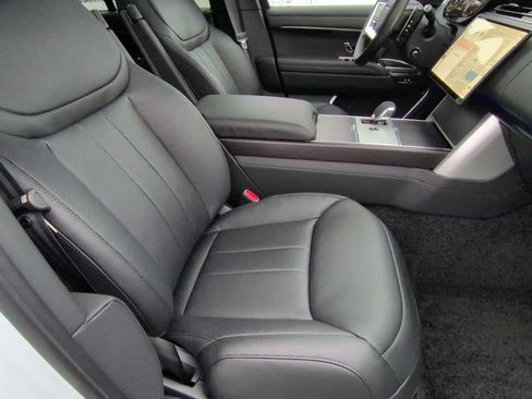 New 2026 Land Rover Range Rover SE image 23
