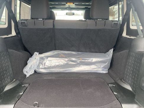 Certified 2018 Jeep Wrangler Unlimited Sport S image 13