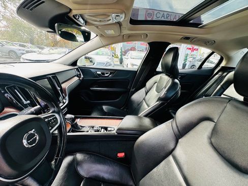 Used 2021 Volvo S60 T6 Momentum image 14