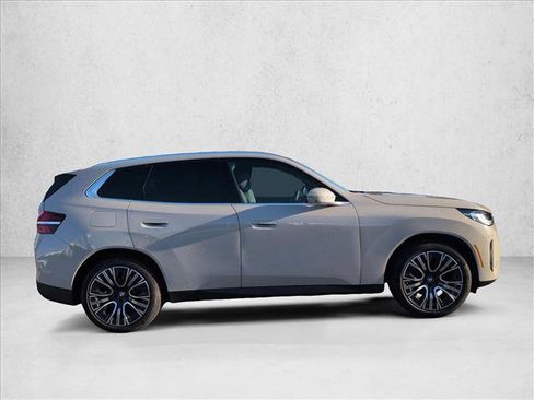 Used 2025 BMW X3 xDrive30i w/ Premium Package image 4