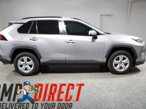 Used 2021 Toyota RAV4 XLE image 6