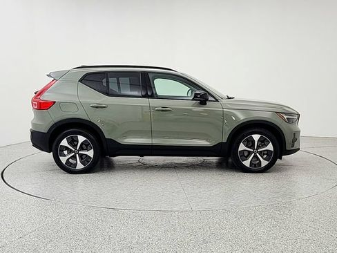 Certified 2024 Volvo XC40 B5 Core AWD/4WD image 4