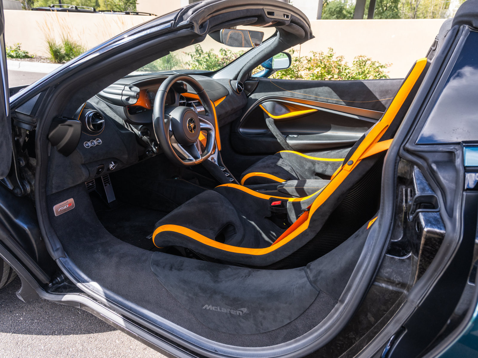 Used 2024 McLaren 750S Spider RWD image 20