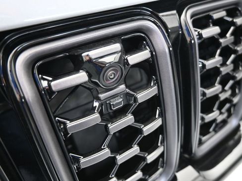 New 2025 Jeep Grand Cherokee Summit image 44