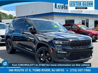 Used 2023 Jeep Grand Cherokee Limited w/ Black Appearance Package AWD/4WD video 1