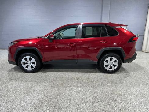 Used 2022 Toyota RAV4 LE w/ Carpet Mat Package (TMS) AWD/4WD image 6