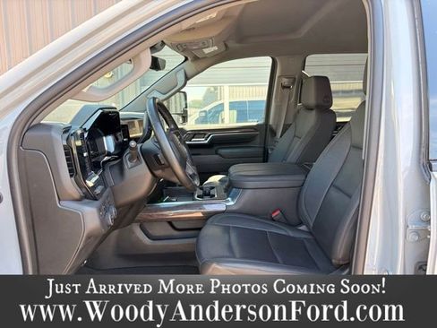 Used 2024 Chevrolet Silverado 2500 LTZ w/ LTZ Plus Package AWD/4WD image 9