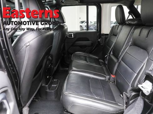 Used 2022 Jeep Wrangler Unlimited Sahara AWD/4WD image 21