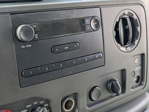 Used 2015 Ford E-350 and Econoline 350 Super Duty image 18