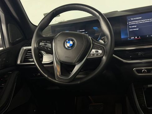 Used 2025 BMW X5 xDrive50e AWD/4WD image 16