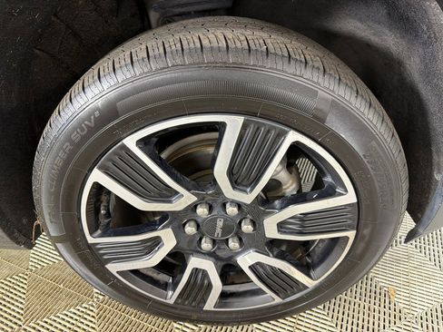 Used 2022 GMC Acadia SLT w/ Technology Package image 14