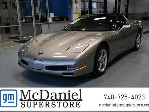 Used 2000 Chevrolet Corvette Coupe w/ Roof Pkg image 1