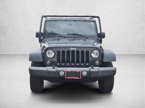 Used 2018 Jeep Wrangler Unlimited Sport AWD/4WD image 2