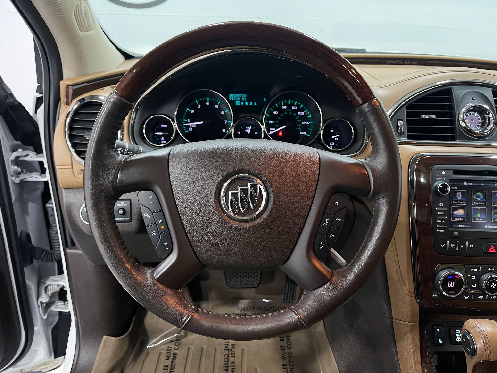 Used 2017 Buick Enclave Leather w/ Enclave Tuscan Edition FWD image 22