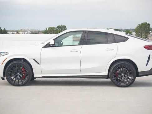 Used 2026 BMW X6 xDrive40i w/ Climate Comfort Package AWD/4WD image 4