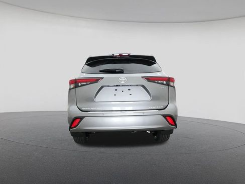 New 2026 Toyota Highlander Platinum image 23