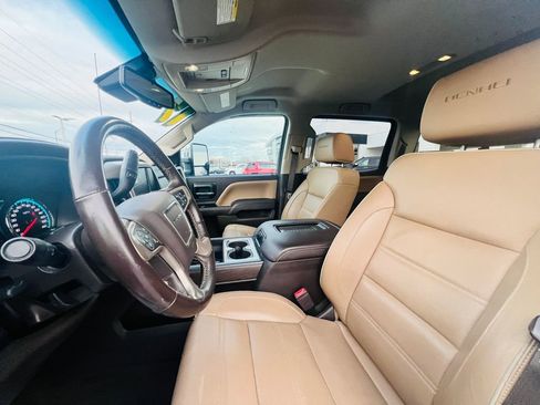 Used 2017 GMC Sierra 2500 Denali w/ Duramax Plus Package image 17
