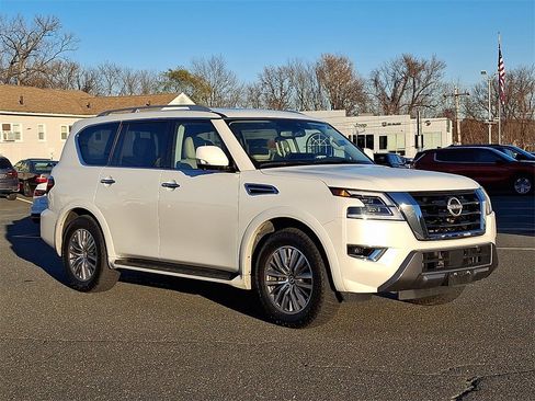 Used 2024 Nissan Armada SL w/ Captain's Chairs Package image 1
