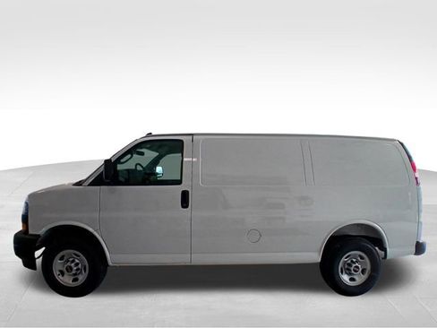 New 2026 GMC Savana 2500 w/ Driver Convenience Package image 2