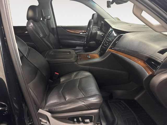 Used 2018 Cadillac Escalade ESV Luxury AWD/4WD image 4