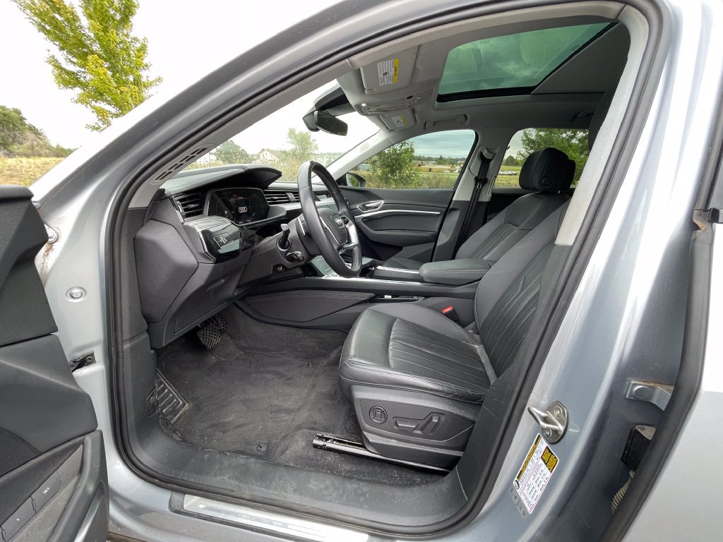 Used 2021 Audi e-tron Premium Plus w/ Premium Plus Package AWD/4WD image 3