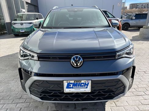 Certified 2025 Volkswagen Taos SE image 10