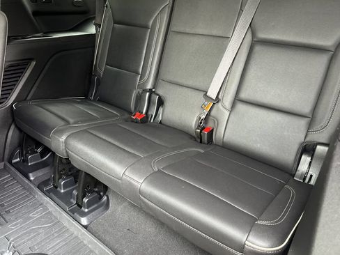Used 2023 GMC Yukon SLT w/ SLT Premium Package AWD/4WD image 15