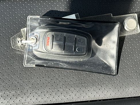 Used 2023 Chrysler Pacifica Touring-L FWD image 35